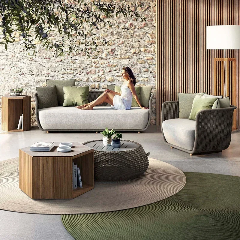 屋外ソファはシンプルで、籐の屋外レジャーグッズです。