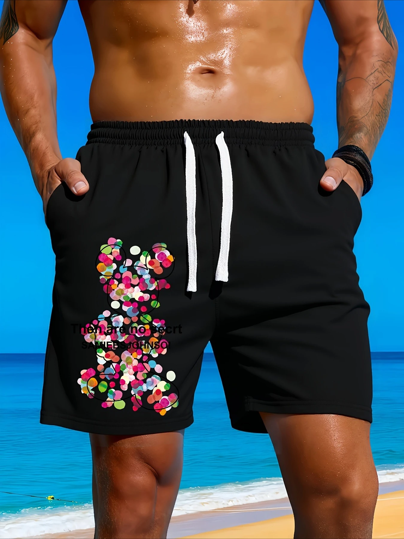 2025 موضة جديدة ميكي ماوس نمط الرجال الصيف شورتات للبحر نمط ميكي الأسود مناسبة للأنشطة الخارجية