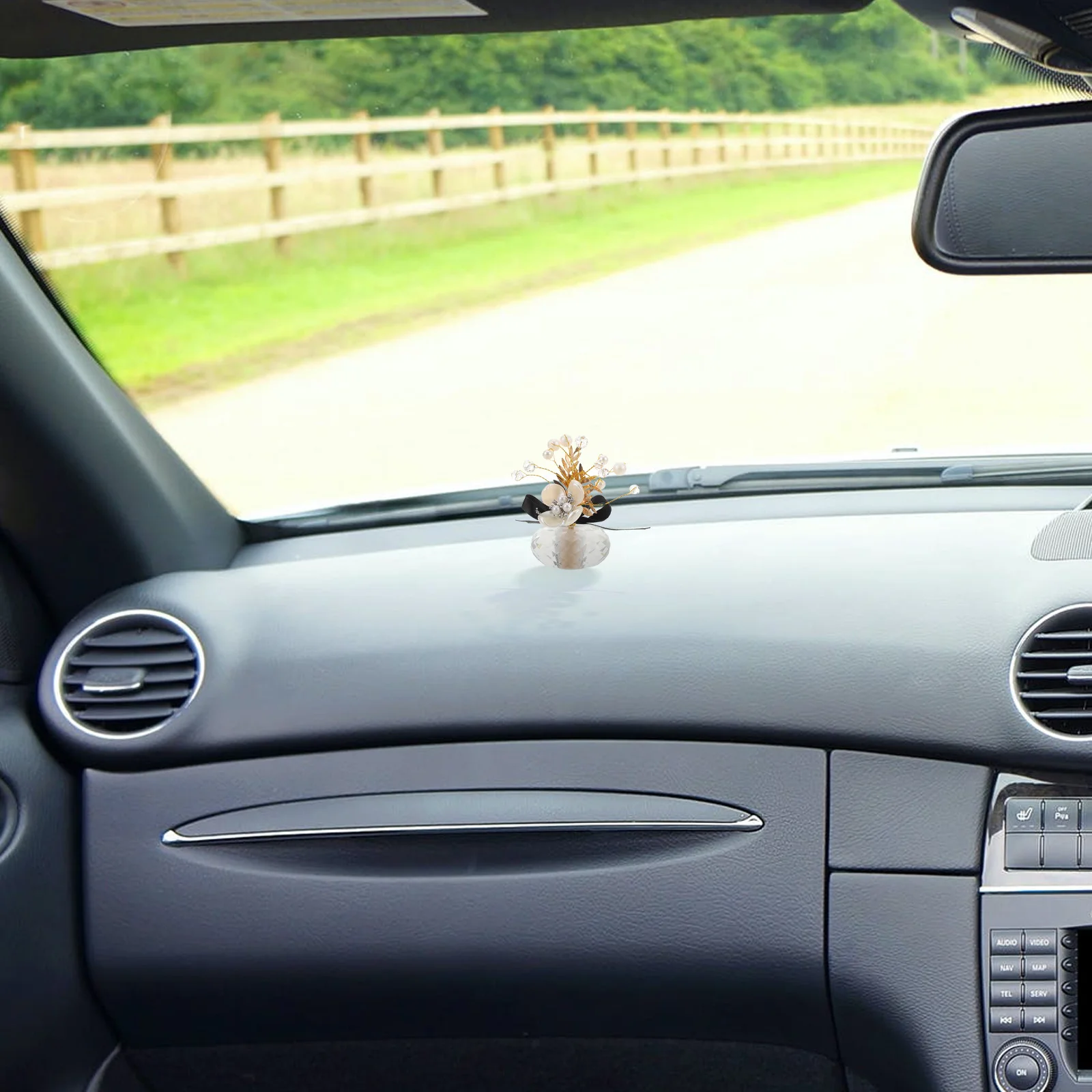 

Crystal Floral Car Dashboard Ornament Charm Elegant Crystal Vehicle Charm Car Interior Decoration Accessories