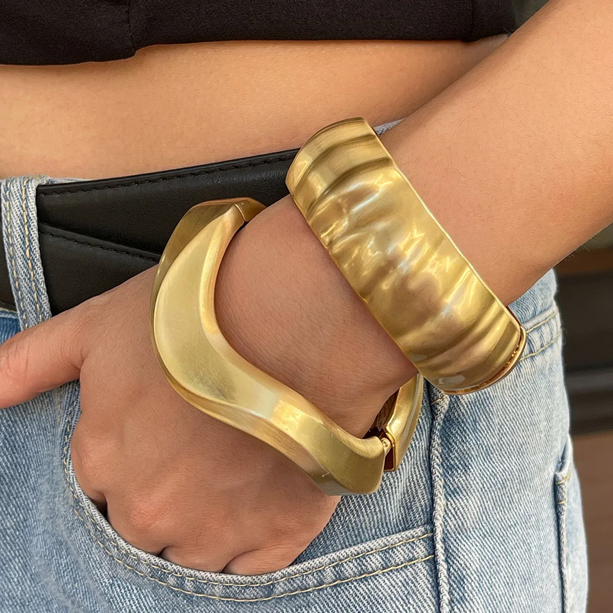 Vintage Wrinkled Metal Bangle Spring Textured Fashion Bracelet Women Classic Open Trend Street Style Unique Bold Accessory