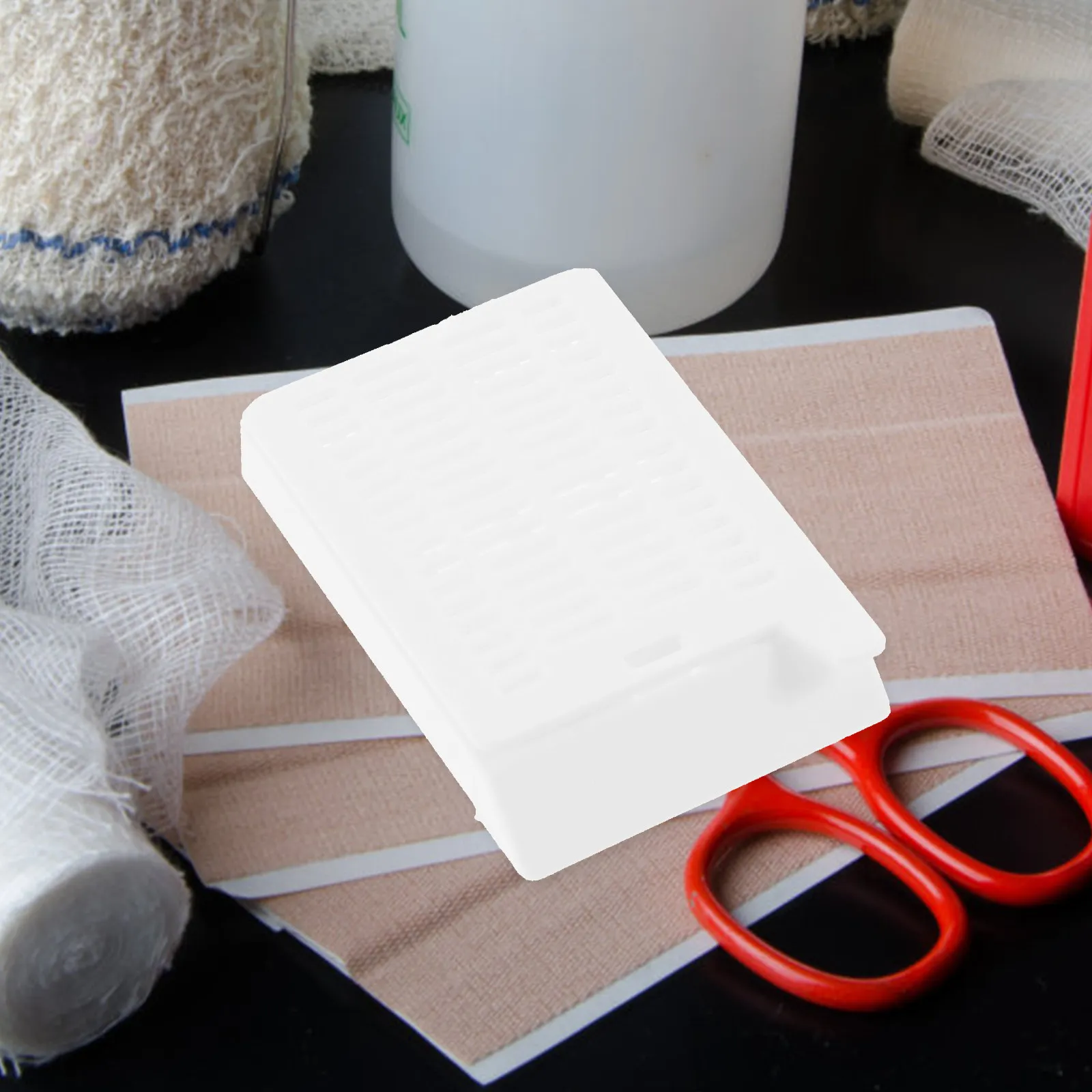 

200Pcs White Plastic Tissue Embedding Cassette Square Drain Hole Histology Lab Accessory Embedding Cassette with Cover