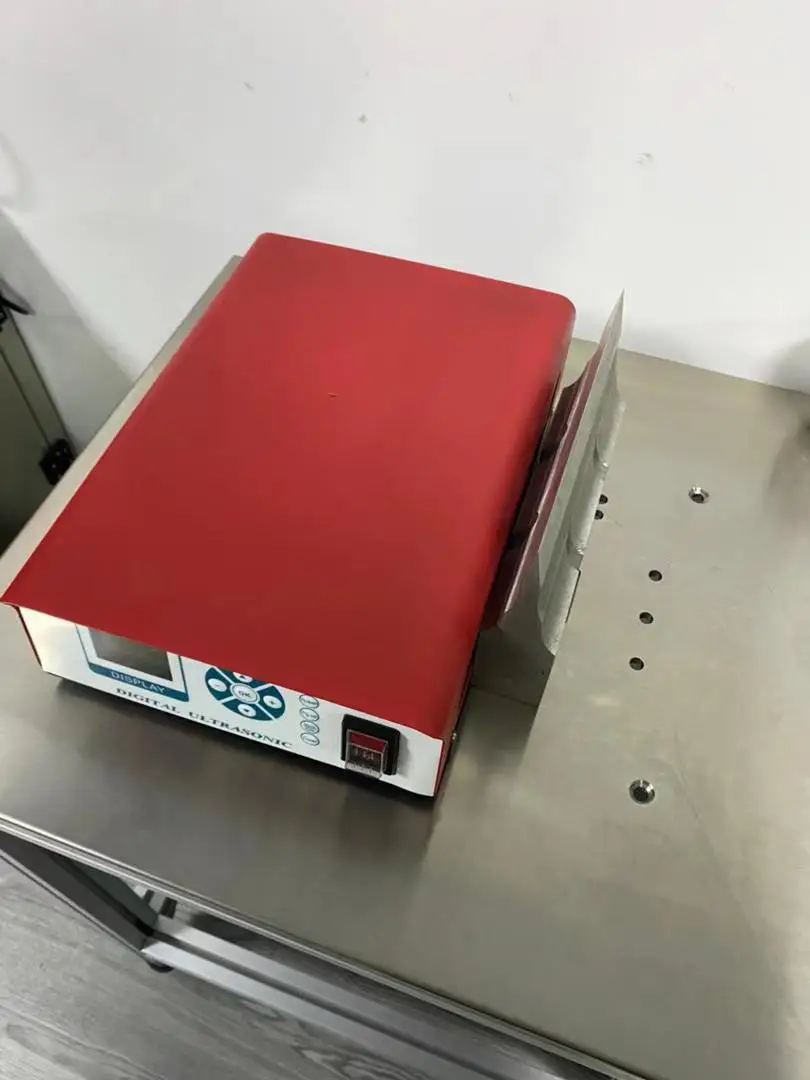 Customized 20kHz Ultrasonic Generator 2000W Power with 220V Frequency Tracking for Charger New Condition PE-Protected Plastic
