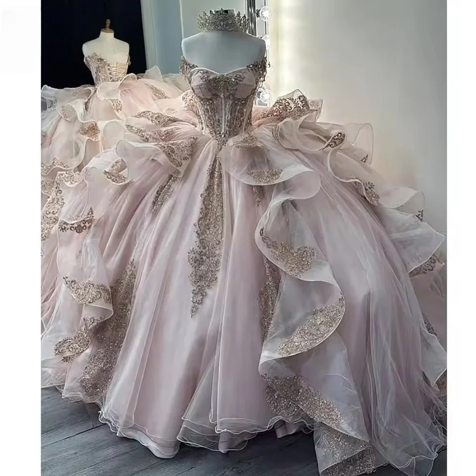 

Розовое платье Quinceanera с открытыми плечами и оборками, бальное платье с золотыми аппликациями, кружево Sweet 15, анос, мексиканское индивидуальное платье