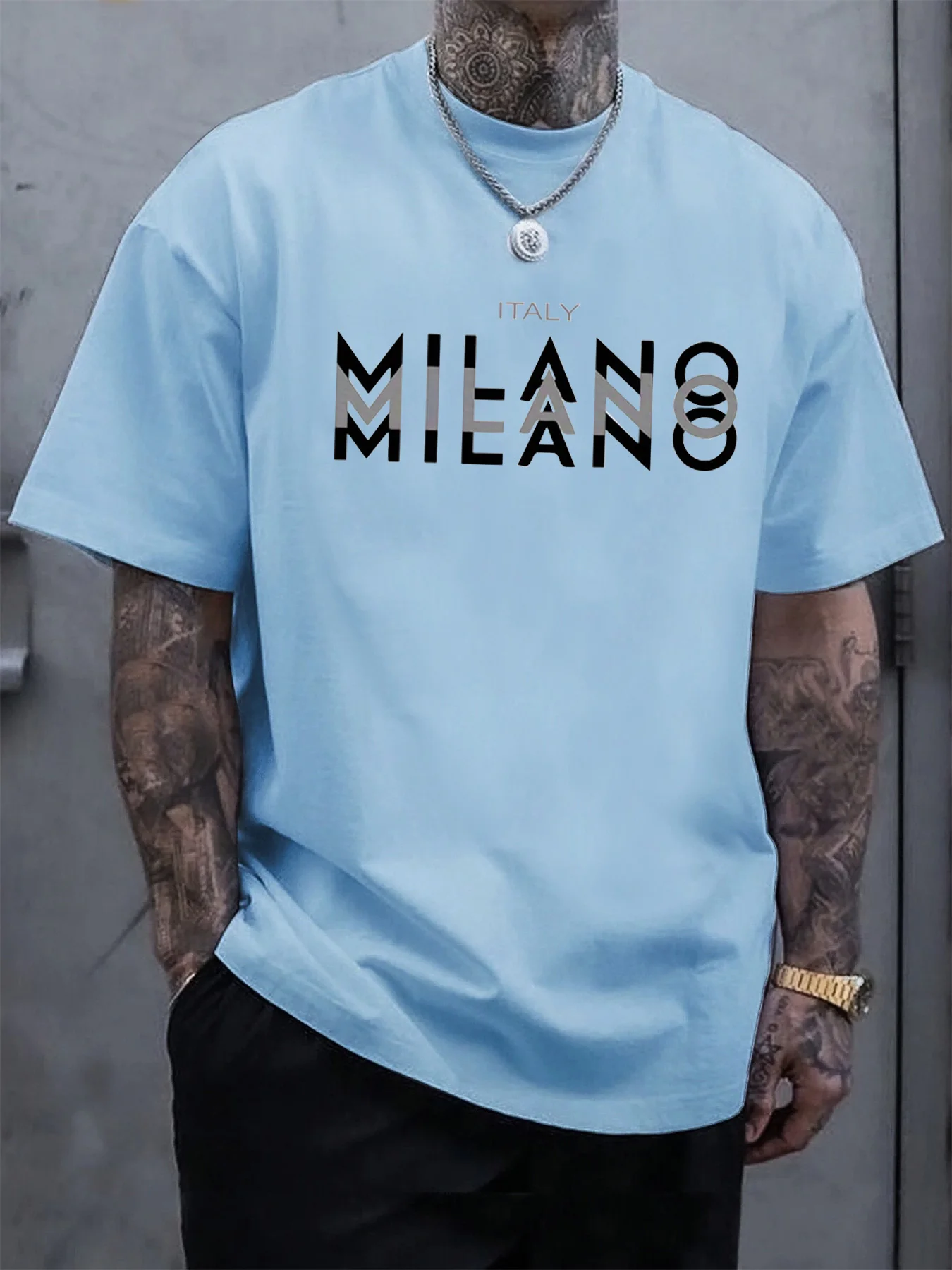 تي شيرت رجالي صيفي كاجوال فضفاض مقاس كبير مطبوع عليه ميلانو إيطالي مريح برقبة دائرية وأكمام قصيرة