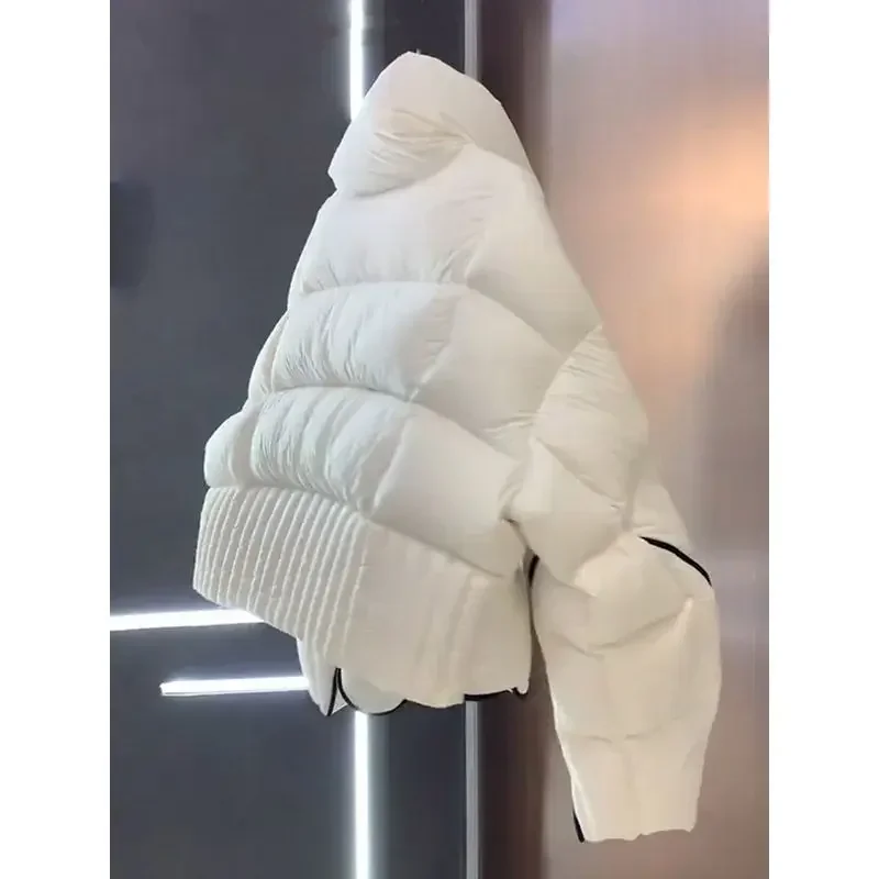 ポップなデザインセンス 2025秋冬ファッション 新スタイル 中綿入りダウンジャケットコート 暖かい