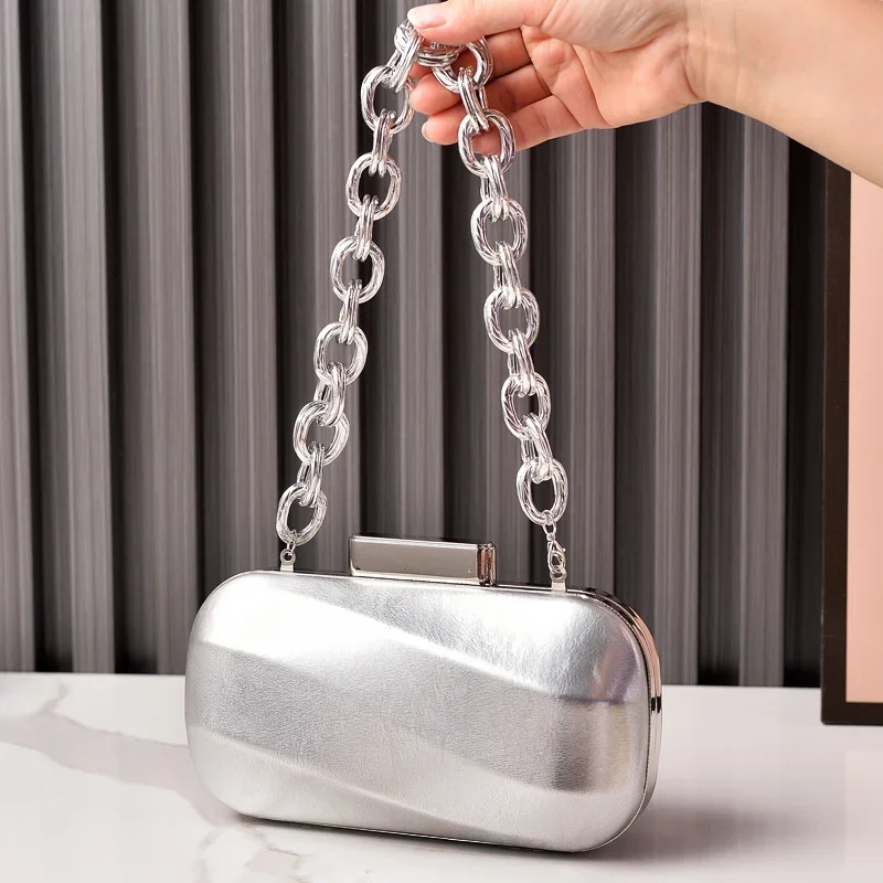 Fashionable Evening Bags Women's Silver Glossy Shiny Leather Purse Chic Thick Chain Handheld Clutch Bridal Party Dress Handbag