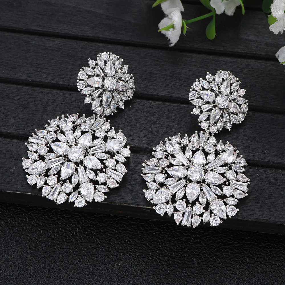

Luxury retro classic circular earrings suitable for women's weddings cubic zirconia Dubai UAE wedding jewelry A0311
