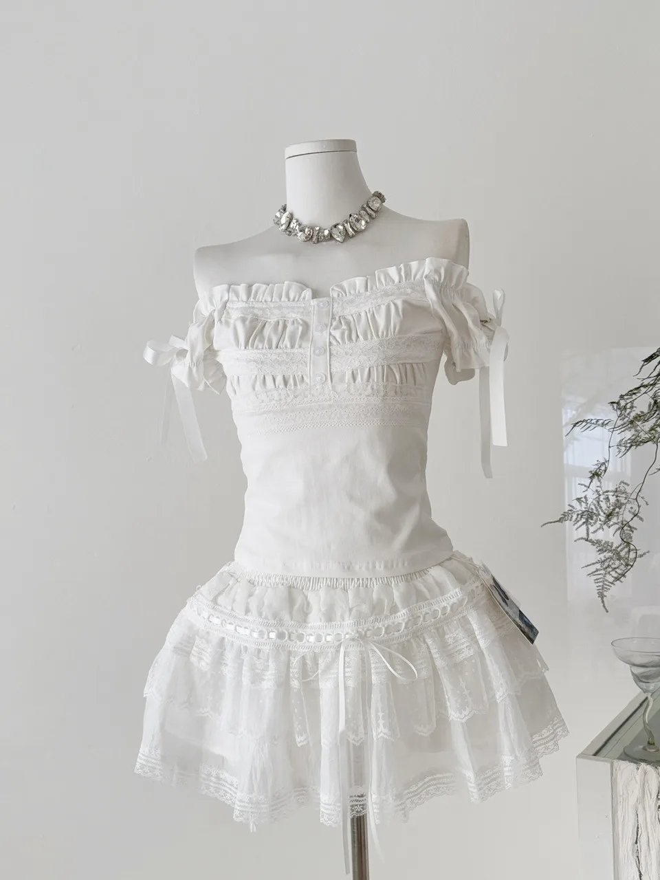 

Summer Lace High Waist Cake Skirt Set Women's Fashion Two-Piece Suit White Floral Trim Sweet Bows Tulle Dress Ensemble