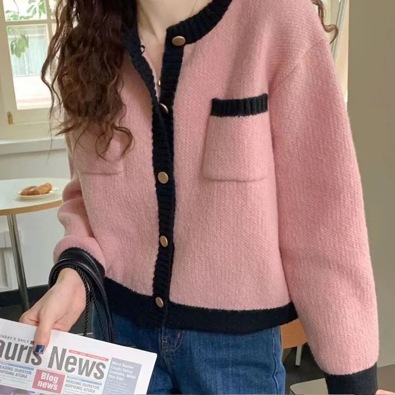 Modieuze en mooie Koreaanse zachte korte damesblouse, herfst- en wintertemperament, matchend gebreid vest voor woon-werkverkeer