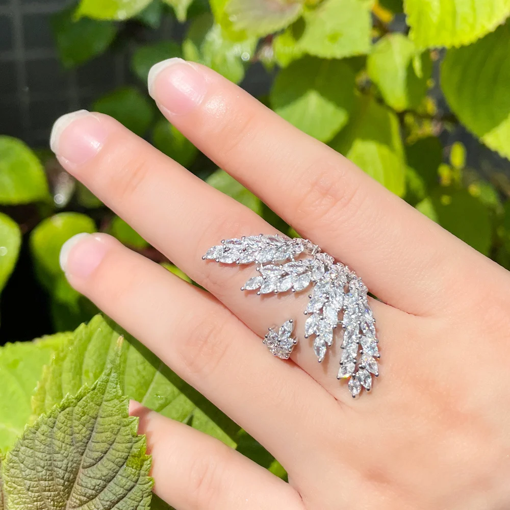 CWWZircons Leaf Shape Shiny Cubic Zircon White Gold Plated Women Big Open Adjustable Finger Ring Anillos for Party Jewelry R215