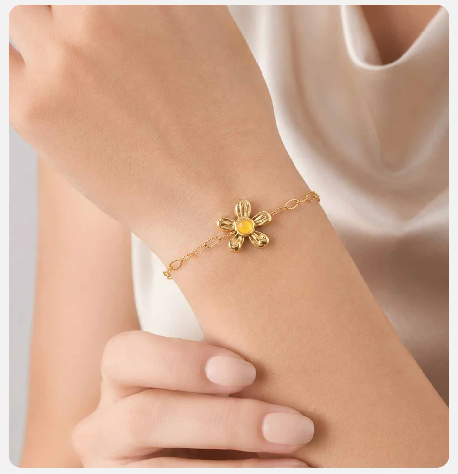 VNOX Minimalistisches 18K vergoldetes Blumenarmband für Frauen, trendiges gelbes Kristall-Blumenkettenarmband, Boho-Ästhetik-Schmuck – Detail 3