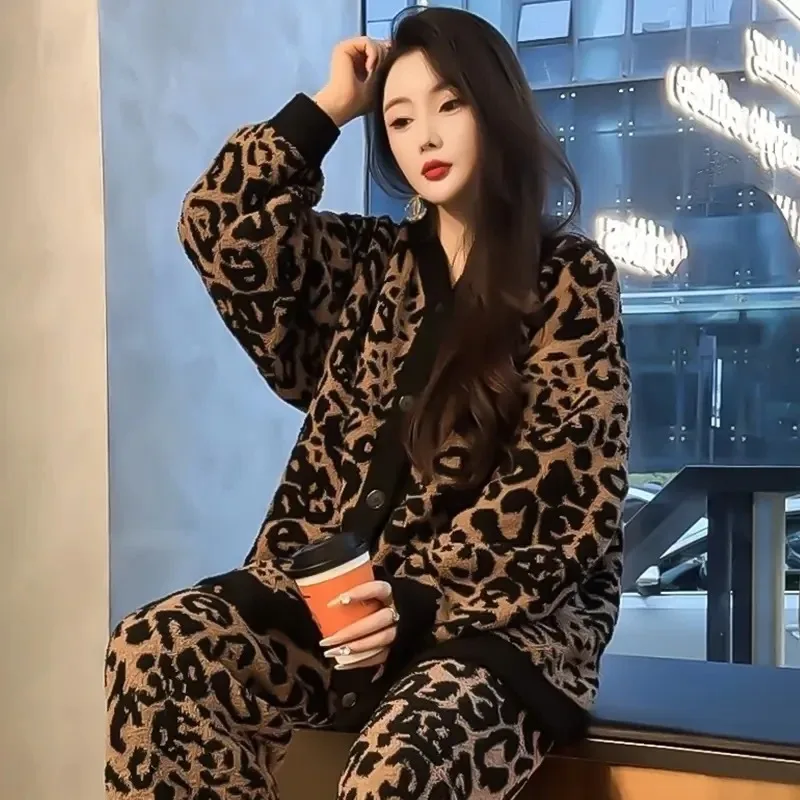 

Женский пижамный комплект с леопардовым принтом, осенне-зимняя модная одежда для сна, утепленная теплая ночная рубашка из кораллового флиса, домашняя одежда на флисовой подкладке