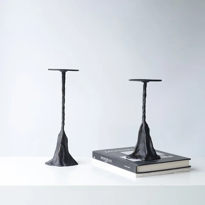 

Nordic simple modern light luxury geometric art candlestick ornaments model room hotel restaurant living room table decorations