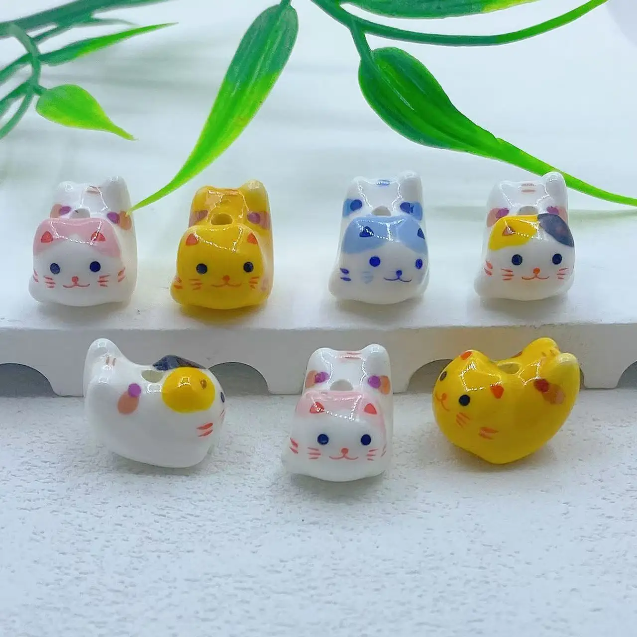 5pcs15x10mm Vertikale Loch Glückliche Katze Tier Anime Keramik Perlen Für Schmuck Machen DIY Armbänder Ohrringe Halskette porzellan Perle