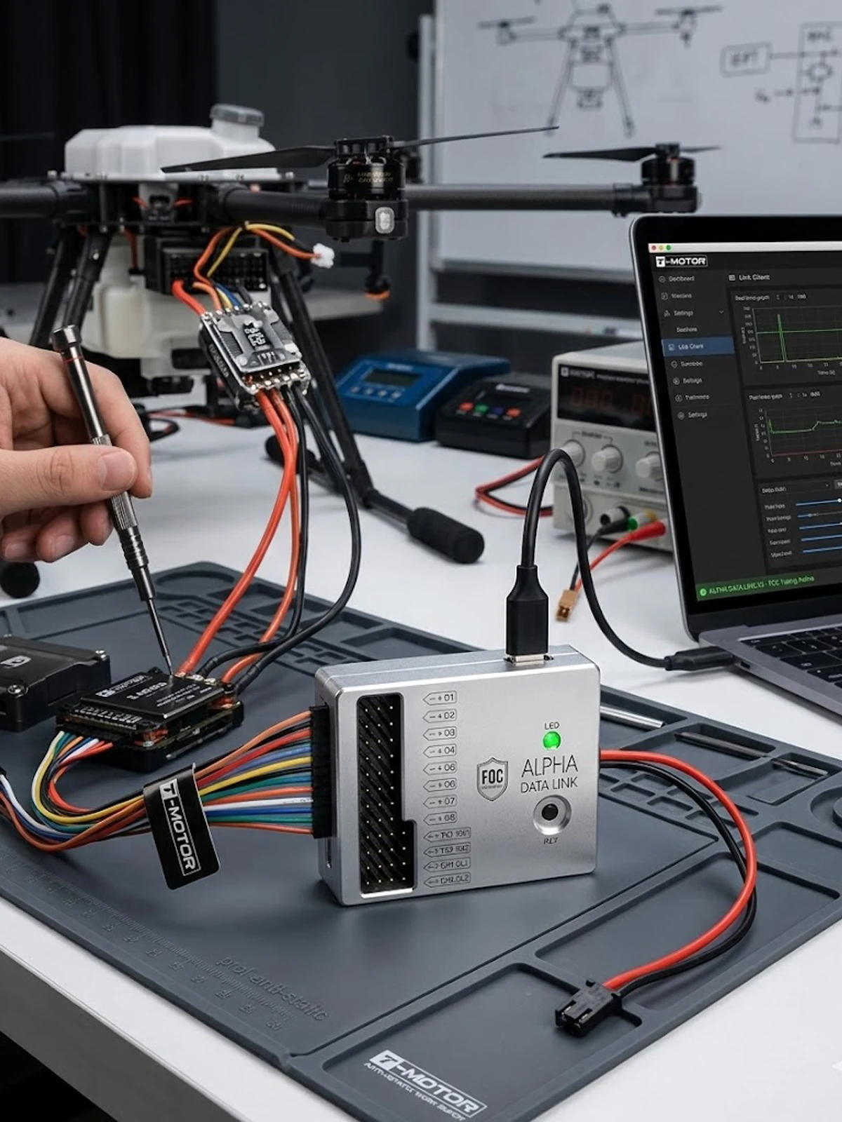 

Original T-Motor DATA LINK V2 Configuration Tool Wireless Bluetooth/USB Adapter for Drone ESC Real-time Data Monitoring Setup