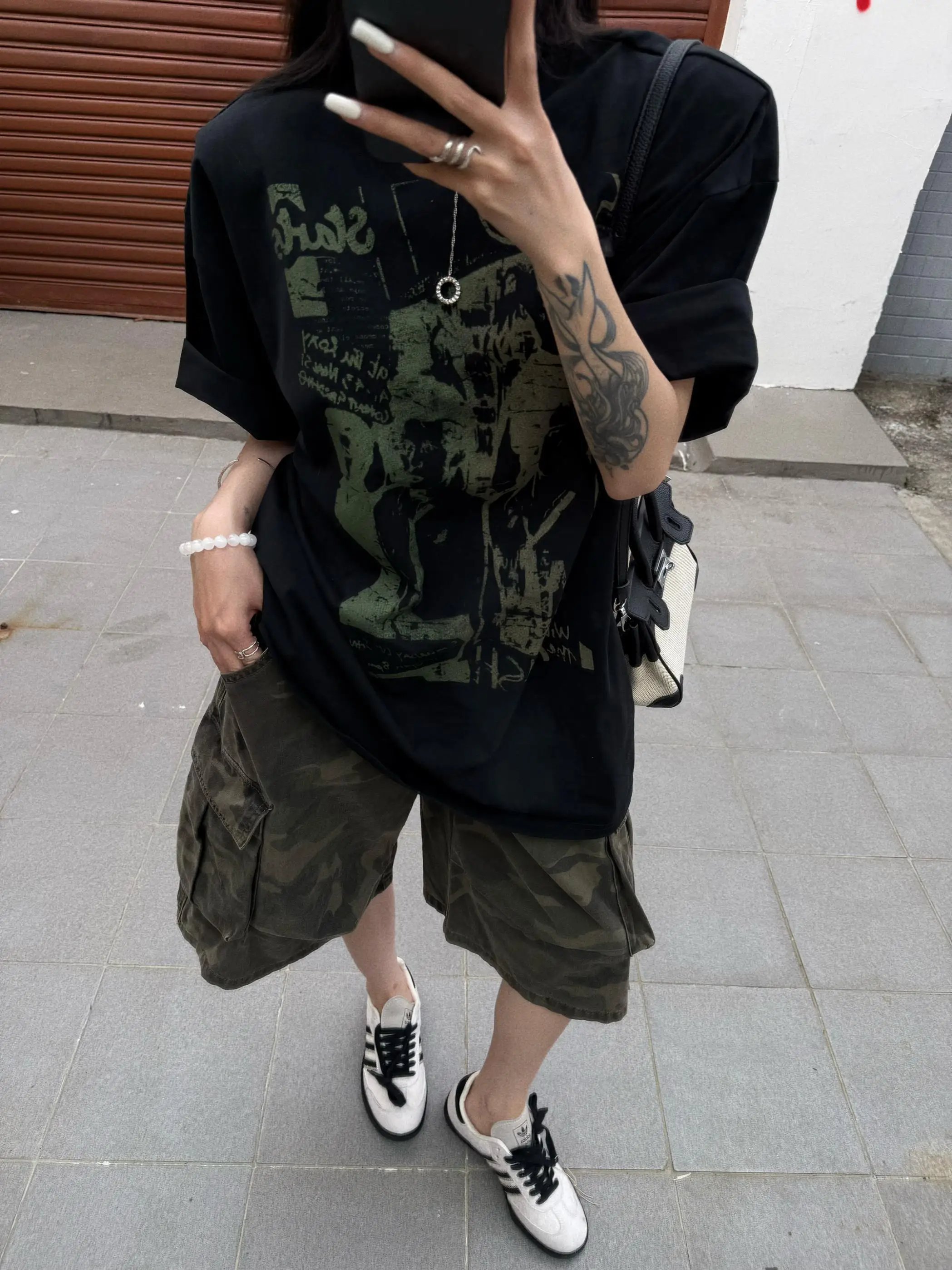 Camiseta Feminina de Algodão com Estampa Retrato e Ombreiras Soltas, Nova Coleção de Verão Coreana Dongda Gate