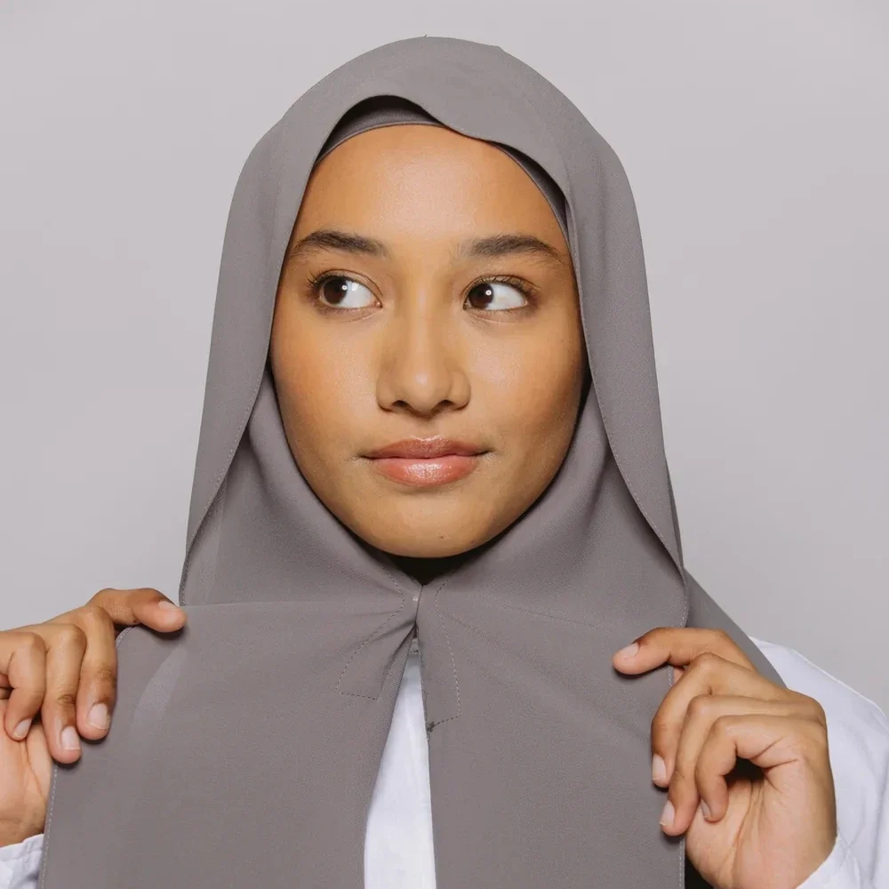 2025New Hot Sale Premium Instant Chiffon Hijab Wrap With Bulit-in Magnets Solid Color Muslim Women Scarf Shawl with Undercap