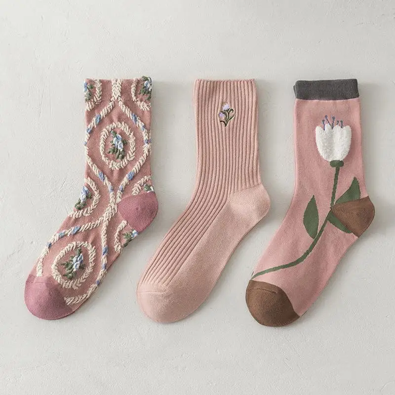 

New Women Socks Korean Style Flower Trend Casual Cotton Socks Girls Embroidery Cute Sweet Breathable Kawaii Crew Socks Girls