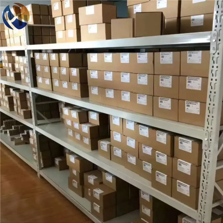 Silniki i napędy do sterowania przemysłowego w obniżonych cenach dla sterowników PLC PAC i dedykowanych ATV71HD30N4