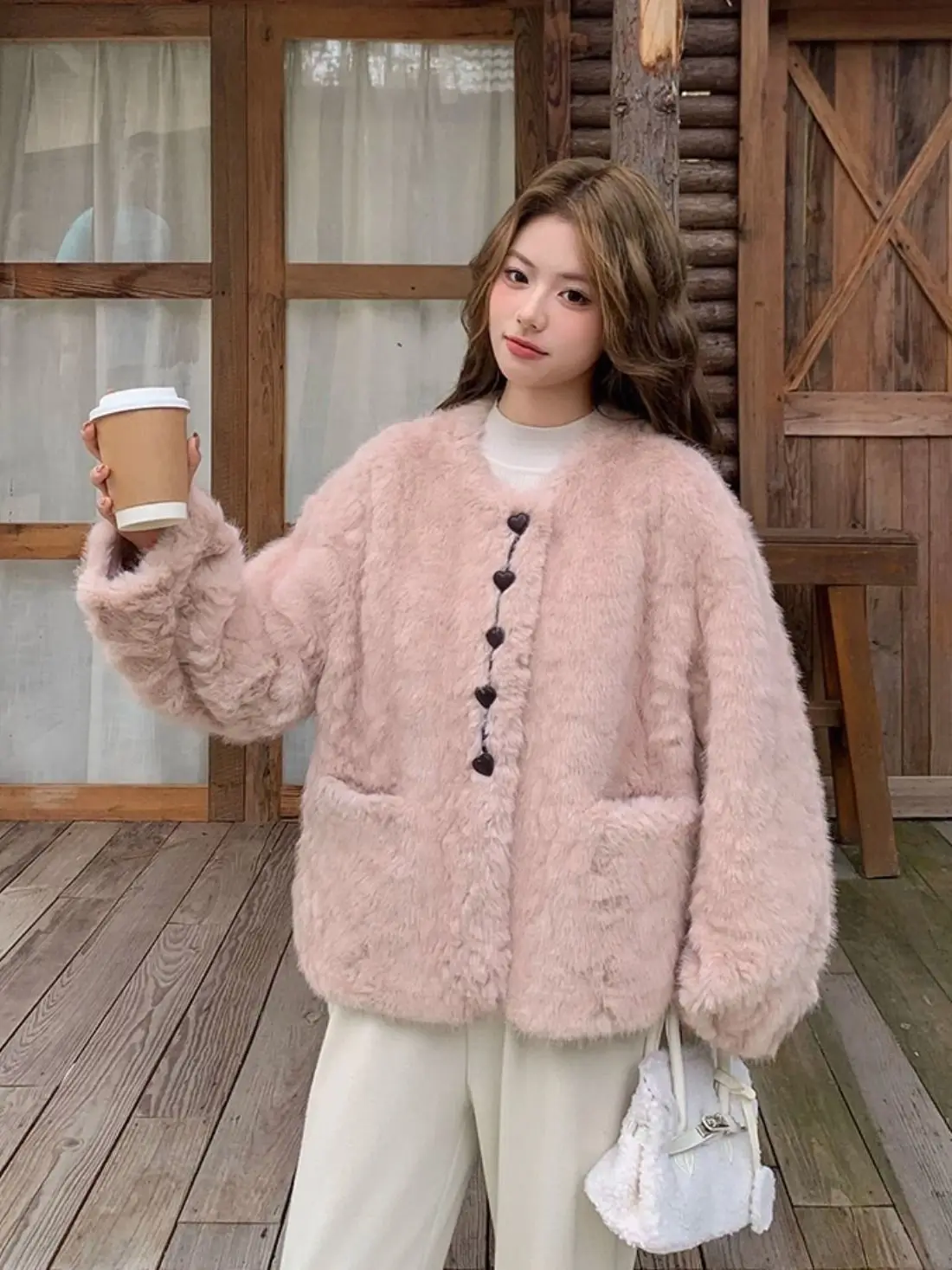 Manteaux verts en fausse fourrure pour femmes, capuche amincissante, tendance, motif tacheté, manches debout, longueur bouffante légère, capuche Raglan