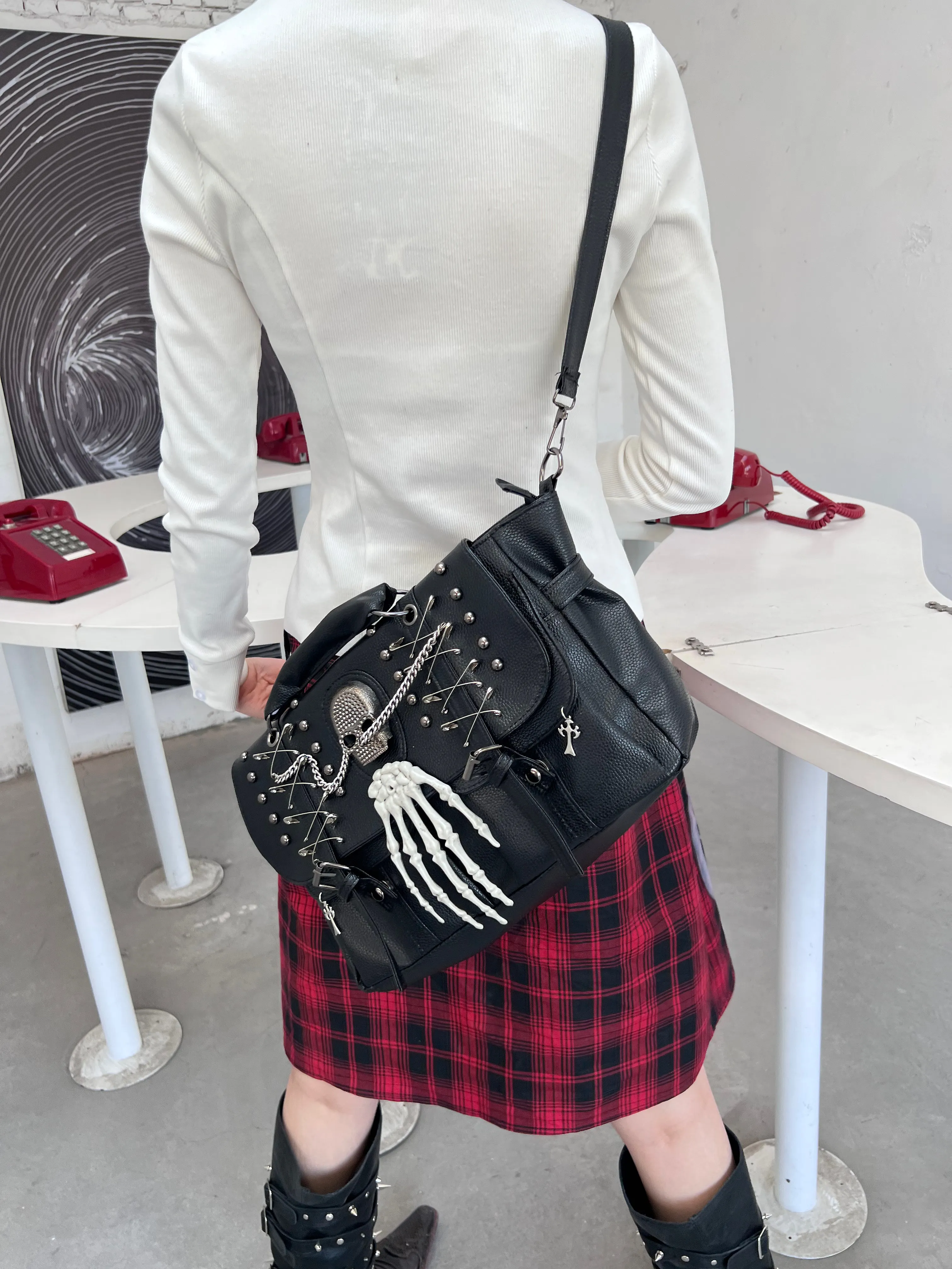 Black Gothic Handbag Y2K Punk Bags Leather Versatile Daily Crossbody Bag Message Tote Bags