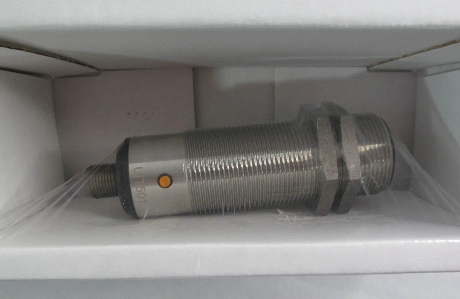 Ultrasonic diffuse reflection sensor UIT501 UIA03500E1KG/IO-Link/US