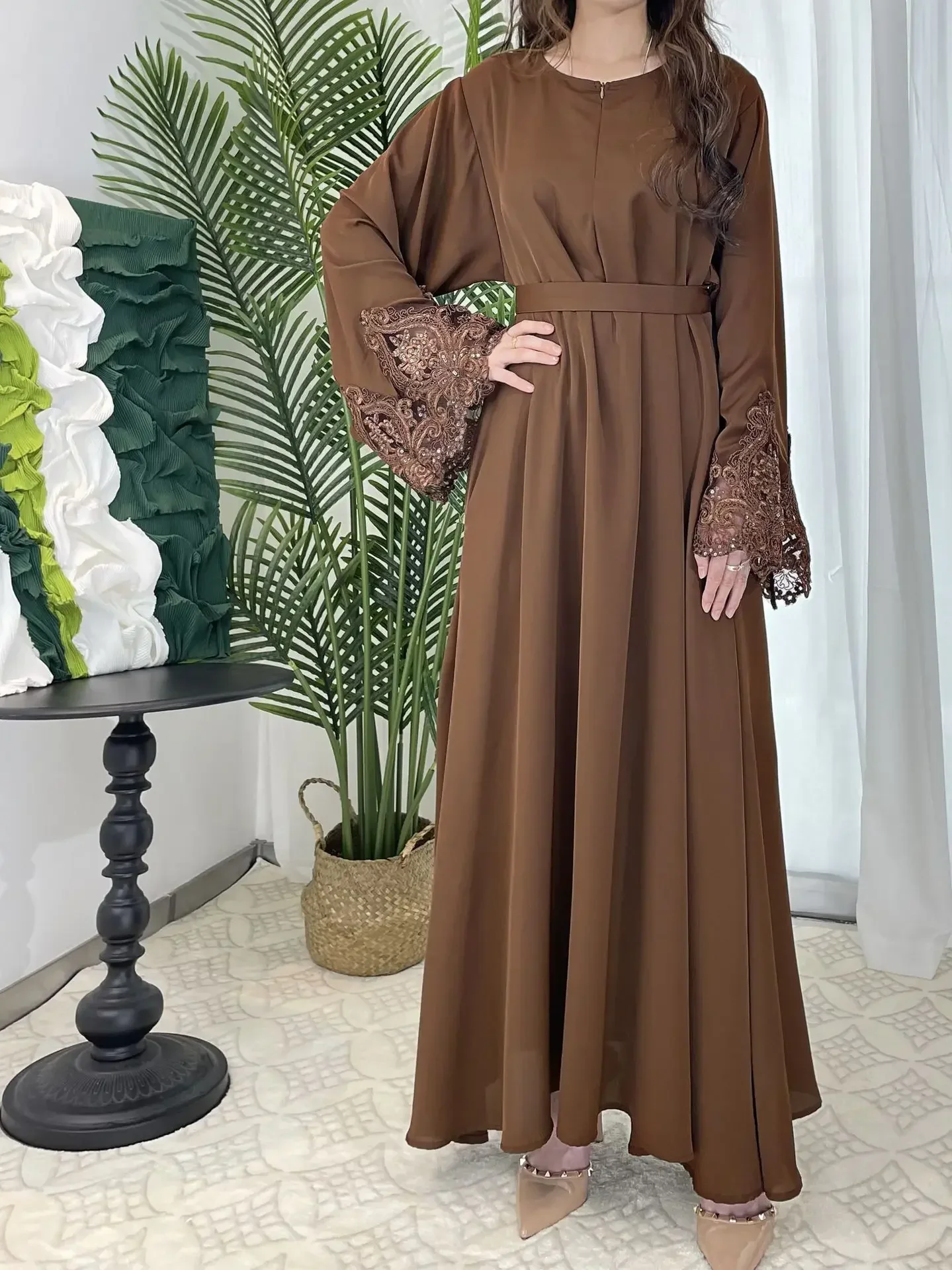 Plus Size Zipper Dubai Abaya Muslim Women Clothes Solid Lace with Flowers Muslim Dress Women Long Sleeve Kaftan Loose Musulmane