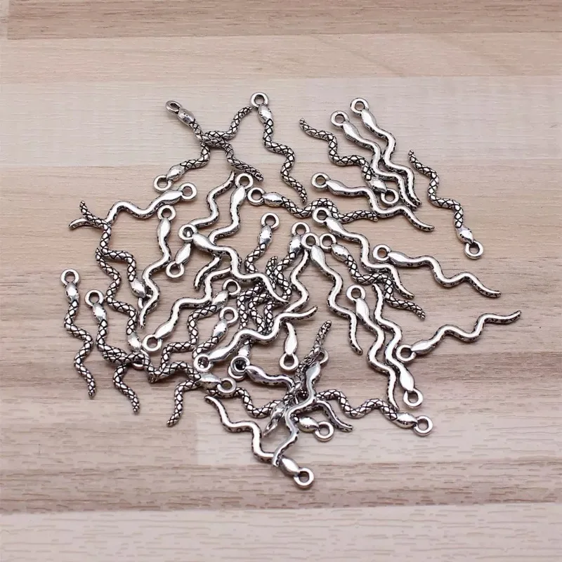 600 Stück antik versilberte Schlangen-Charms-Anhänger, 23 x 4 mm, für Armbänder, Ohrringe, Schmuckherstellung, B16714, Großhandel – Detail 1