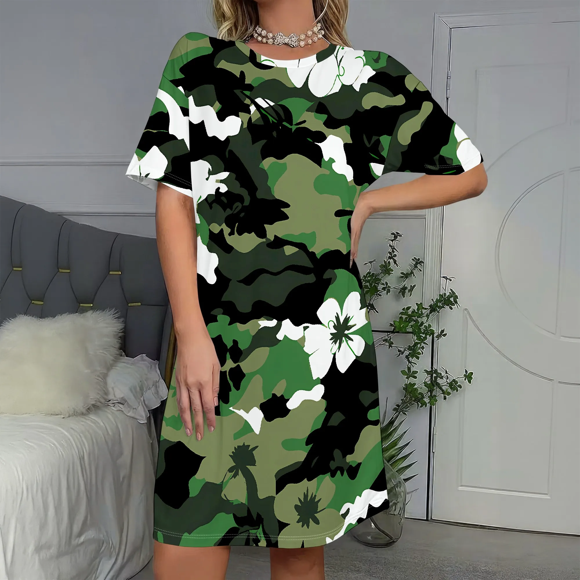 

Camouflage Hibiscus Print Dress, Short Sleeve T-Shirt Dress, Casual Loose Fit Summer Beachwear, S-2XL