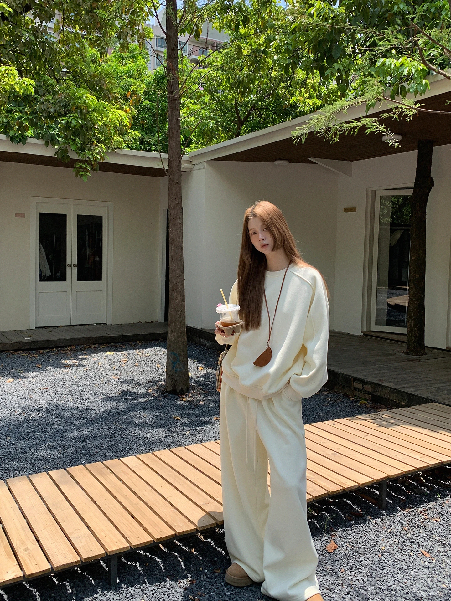 سترة نسائية أنيقة بدون غطاء للرأس مبطنة بالصوف بأسلوب فضفاض، إصدار جديد للخريف باللون الأحمر، زي المشاهير