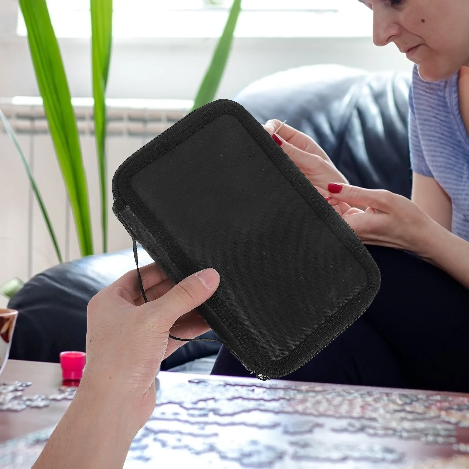 

Waterproof Manicure Storage Bag Portable Nail Brush Holder Space Saving Tool Case for Travel Home Salon Neat Nail Art