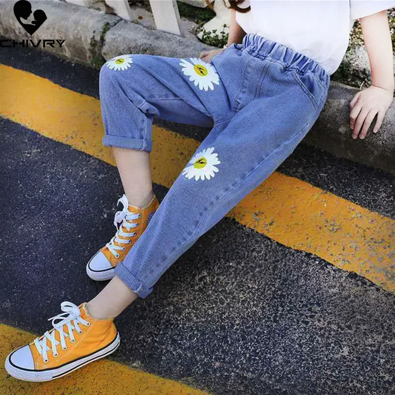 Neue 2022 Kinder Mode Jeans Lange Hosen Hosen Mädchen Klassische Denim Blume Stickerei Hosen Baby Jeans Frühling Herbst Jeans