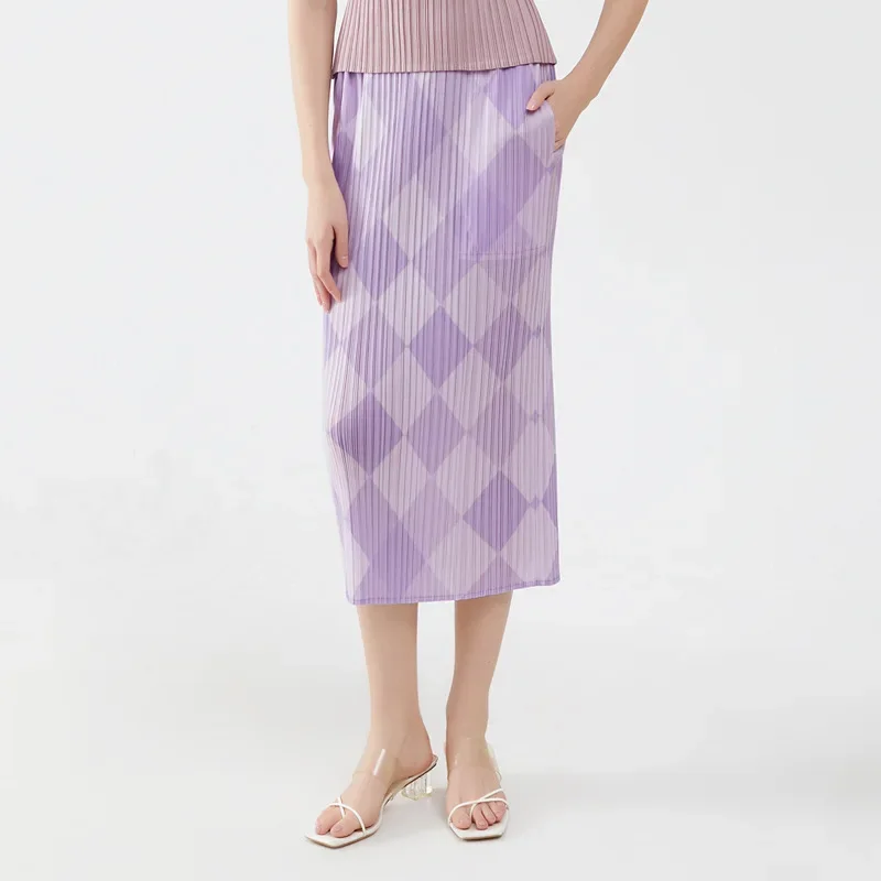 

2024 Spring and Summer Pleated A-line Skirt for Women, Mid To Long Length Commuting Design, Niche High Waisted Plaid Skirt