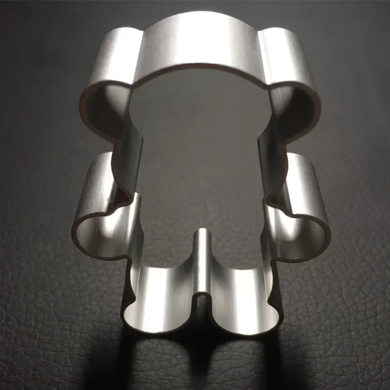 

Kitchen Baking Creative Small Tools Metal Alloy Cake Cookie Bakeware Mould Fondant Cookie Cutters Biscuit Mold Diy Little Bear