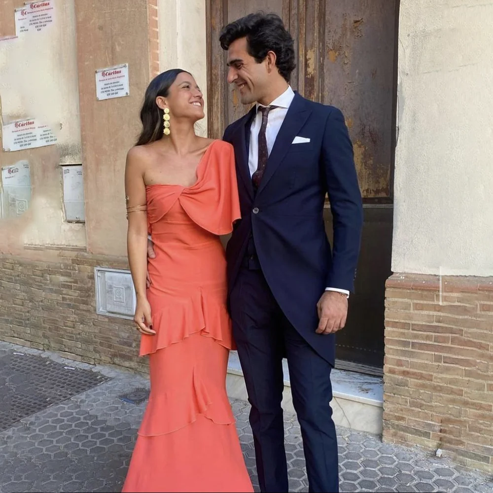 

Gorgeous Wedding Party Dress One Shoulder Neck Layer Ruffles Floor Length Prom Gown Eleganr Evening Dresses