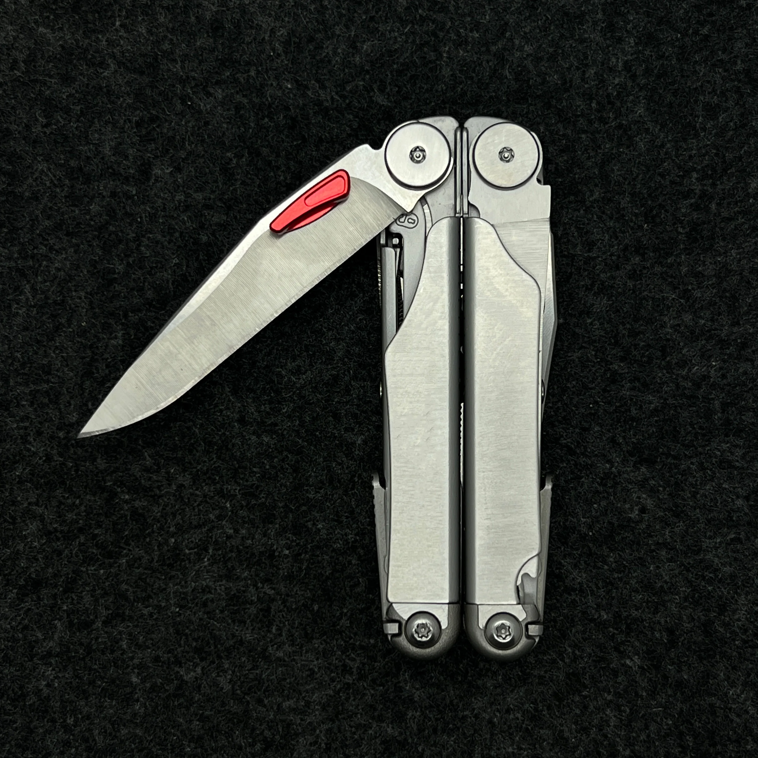 Aluminum Alloy made Thumb Grip Easy Push Button For Leatherman Wave Main knife and serrated knife DIY Accessories