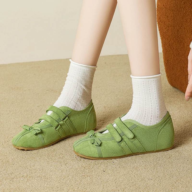 נעלי עקב מוסתרות בעלות רצועת הוק ולופ לנשים, סניקרס עם קשירת קשת לבנות, נעלי מרי ג'יינס עם עקב שטוח וסוליית רך לשימוש יומיומי