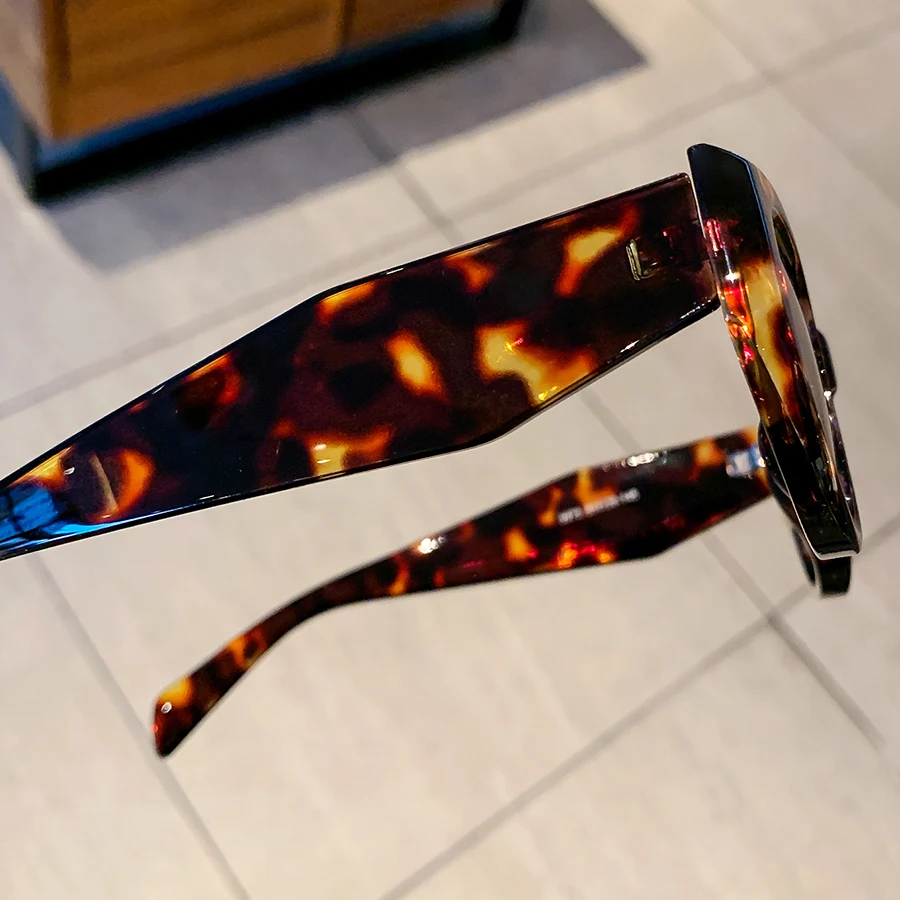 1 قطعة نظارات الموضة النسائية الجديدة عالية الجودة نمط عين القط فريد المرقعة Y2K مهرجان الموسيقى العصرية الساخن فتاة هدية عيد ديل