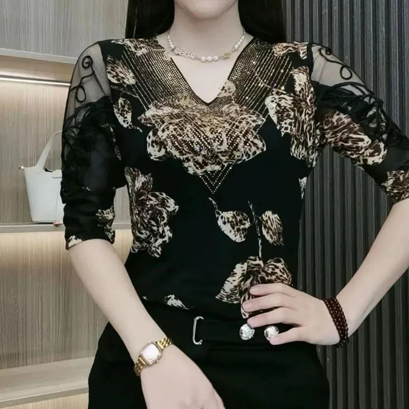 Female Sexy Vintage Gauze Spliced V-Neck T-shirt Spring Summer Fashion Women\'s Clothing Slim Floral Printed 3/4 Sleeve Tops