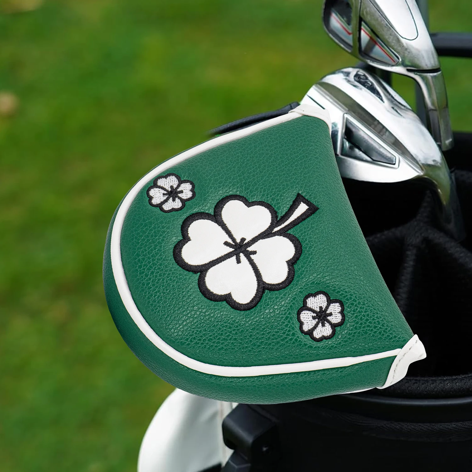 قطعة واحدة من الغطاء الواقي للجولف، غطاء وضع الجولف، تصميم تطريز البرسيم، أنيق ومتين، إغلاق مغناطيسي