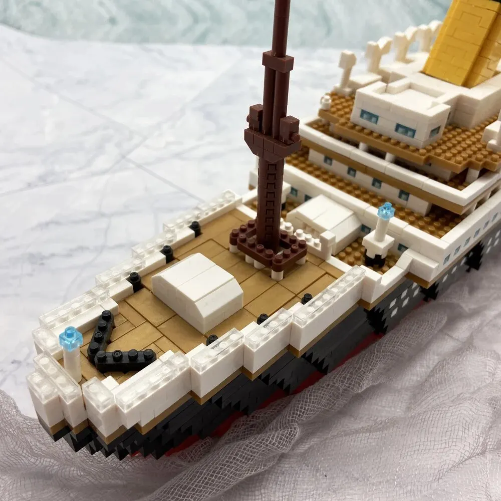 Titanic 3D Model Ship Building Blocks Detailed Micro Mini Bricks Toys Kit, Engaging Cruise Boat Assembly, Unique Gift for Adults