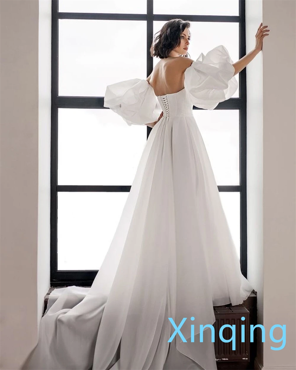 ที่กําหนดเองคุณภาพสูงอุตสาหกรรมหนักงานแต่งงาน Dreamy Strapless ชุดแต่งงานแขนที่ถอดออกได้ Classic Gothic ชุดแต่งงาน