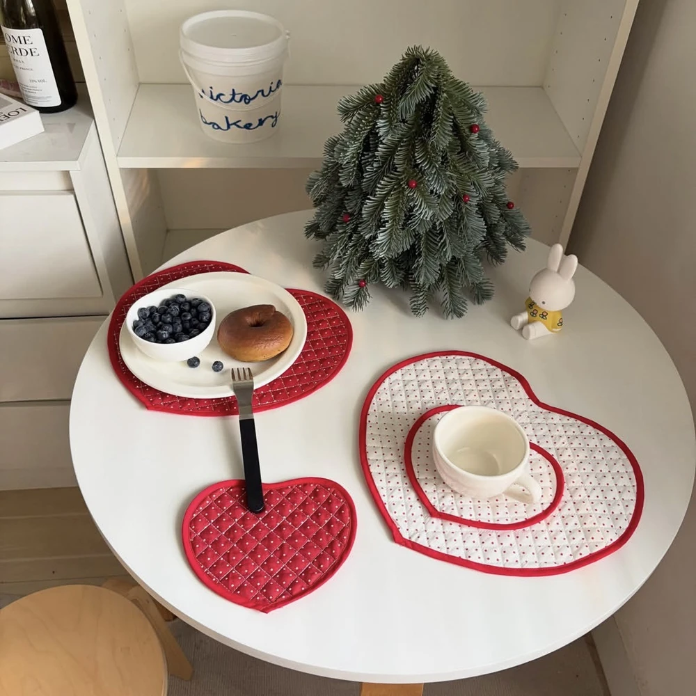 New Year's and Christmas Retro Cotton Coasters Red White Polka Dots Insulation Meal Mats Quilted Insulation Mats Coffee Coasters