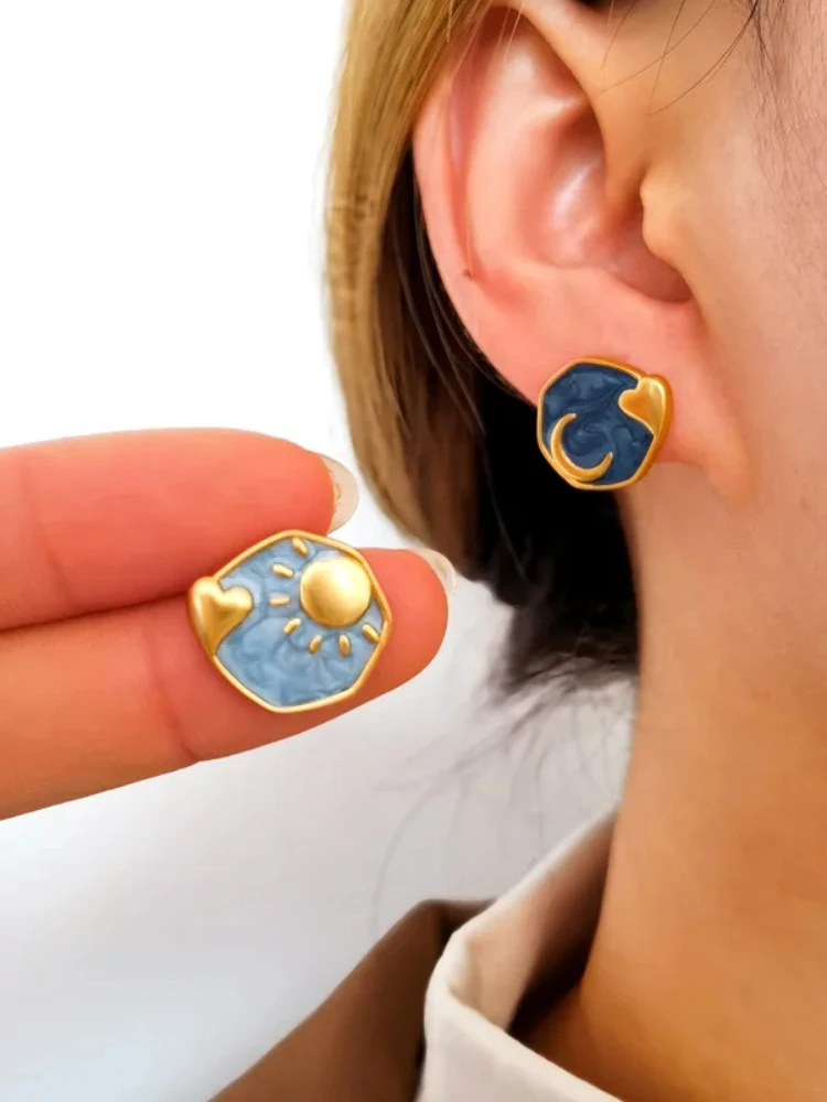 *المجوهرات العصرية ببساطة تصميم القمر القلب 2024 الاتجاه الجديد جودة عالية الأزرق اللون وأقراط للنساء هدية غرامة اكسسوارات