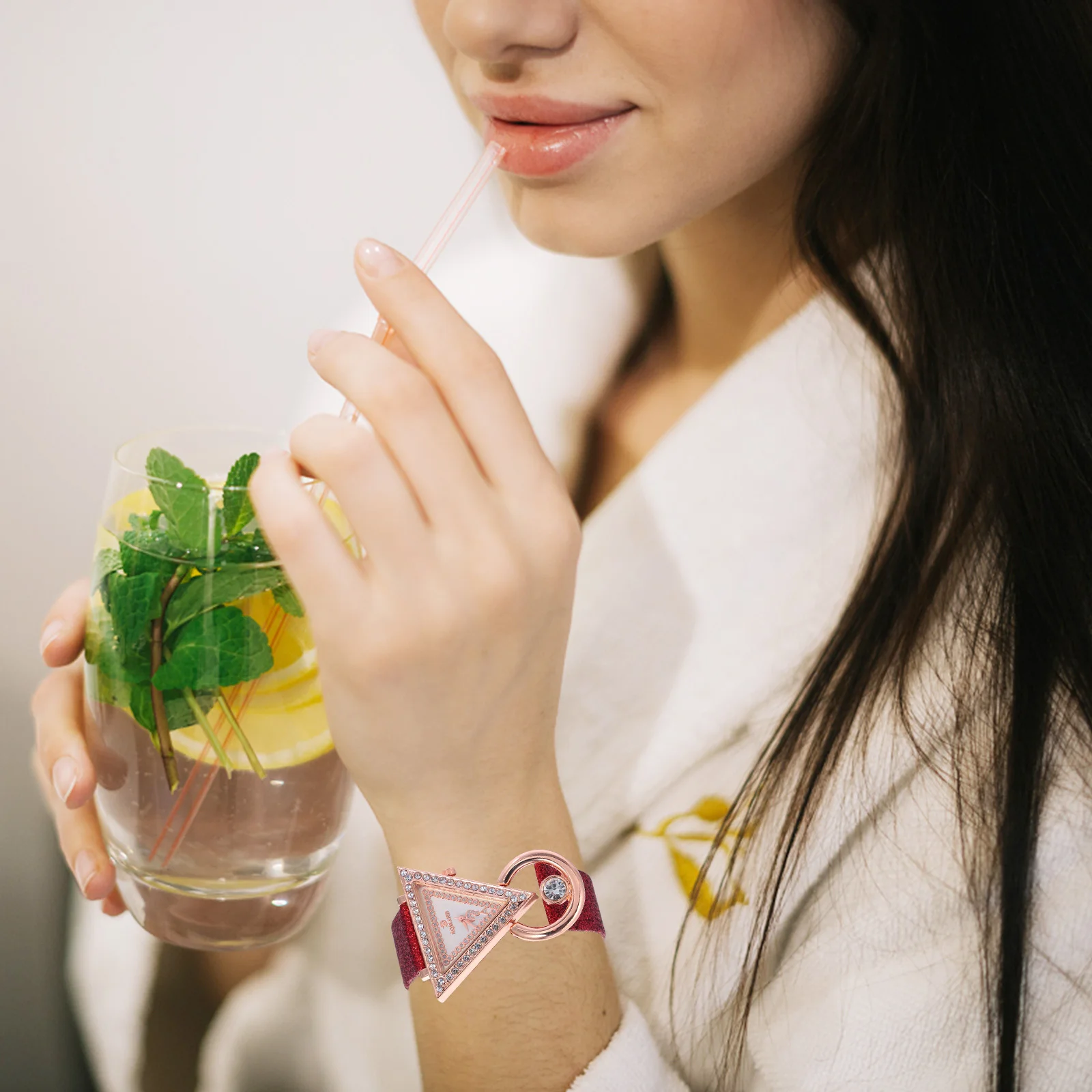 

Fashion Watches Daily Wear Women Simple for Mosaic Triangle Shape Quartz Glass Mirror Wrist