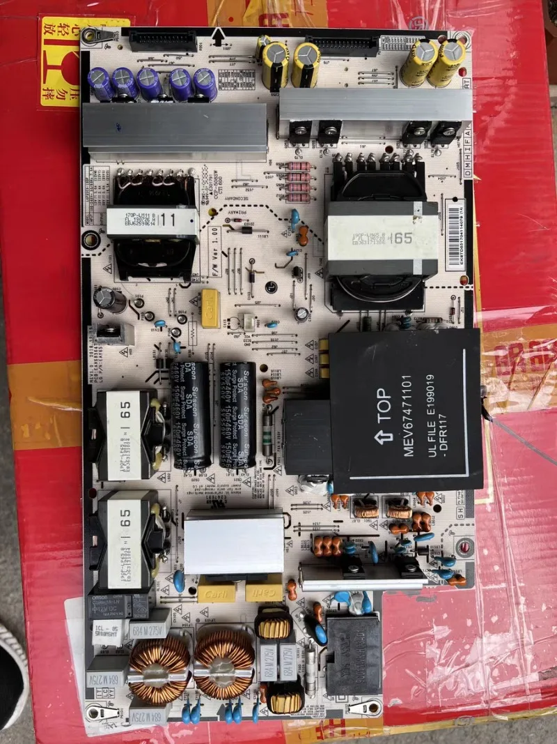 90% new 65-inch power board, model LGP65C9-190P, EAX68364701 (1.9), EAY65170411. Good condition.