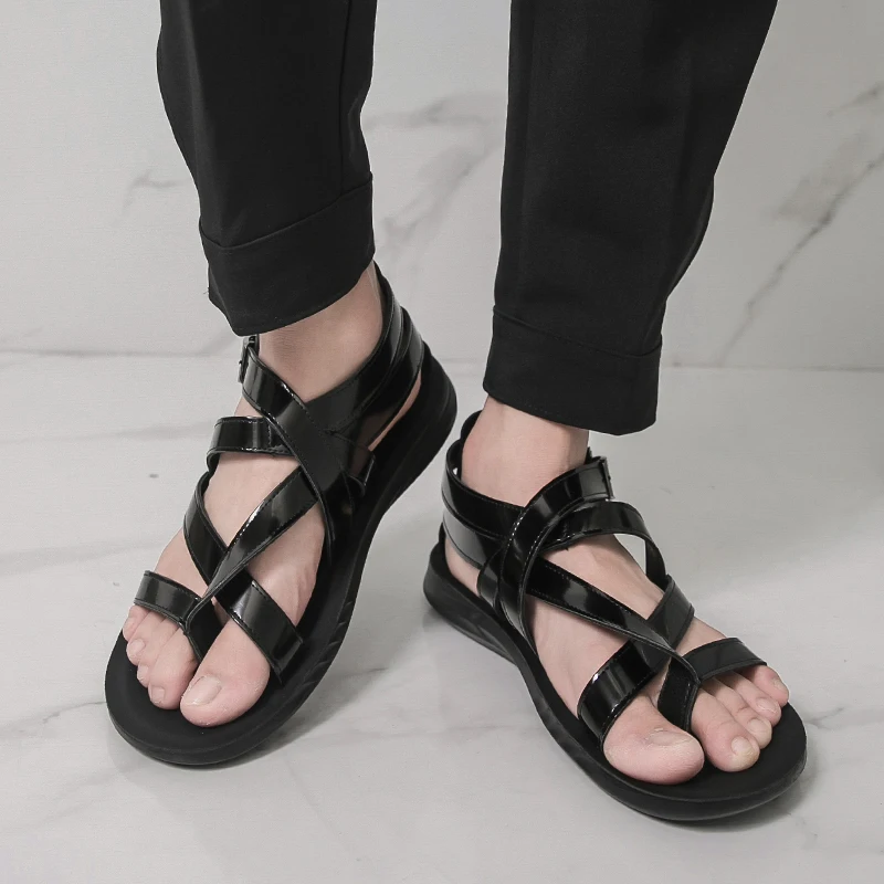 

Fashion Brand Men's Comfortable Lightweight Flat Bottomed Beach Shoes Summer Classic Versatile Breathable and Non Slip Sandals