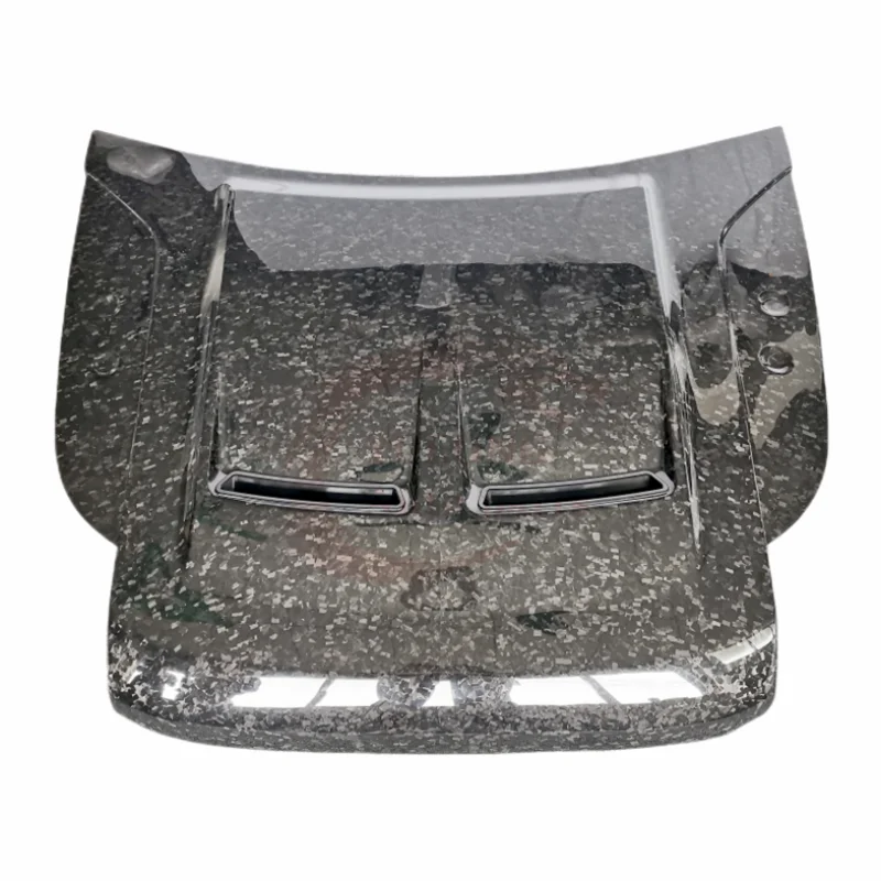 

Кованый карбоновый капот в стиле SVR для Land Rover Defender 2021