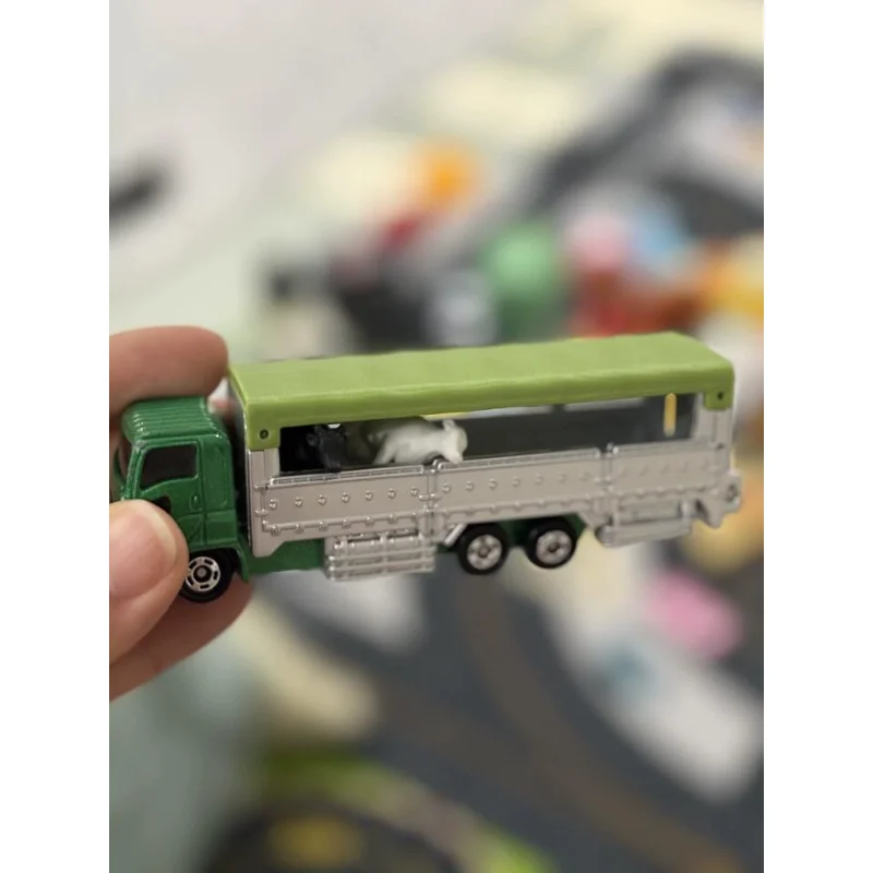 Takara Tomy Tomica No.139 Livestock Carrier Long Truck Diecast Toy Animal Transport Gift for Boys Kids In Stock