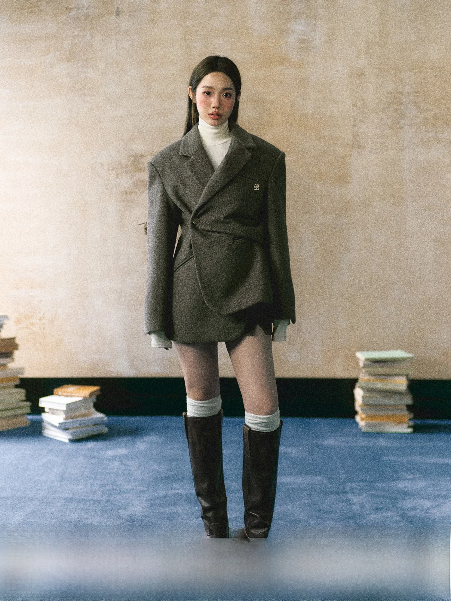 

Оригинальный дизайн: костюм в корейском стиле с боковым разрезом, комплект из двух предметов, женский модный ансамбль из полиэстера